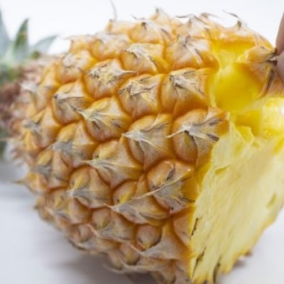 【送料無料】沖縄宜野座村産完熟パイン約6kg